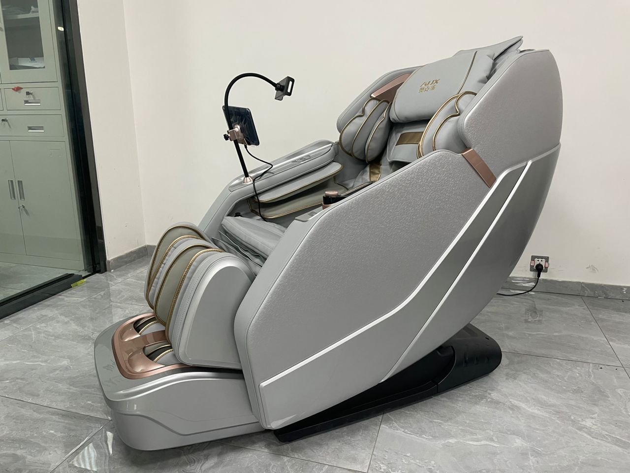 Hot Sell Full Body Massage Chair Luxury 4D Zero Gravity Shiatsu Electric Heating SL Track Massage Chair